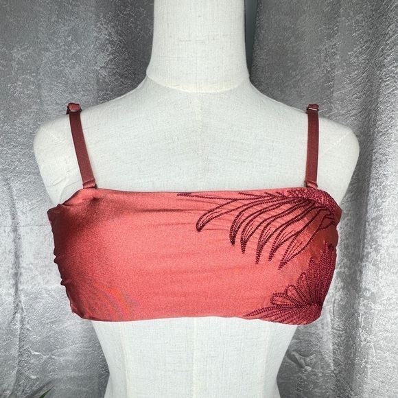 Maaji Sangria The Beverly Reversible Bikini Top in Viva La Vida in Medium - Picture 4 of 15
